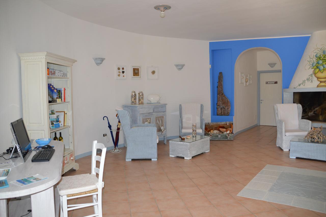 Hotel Il Timone Cugnana Exterior photo