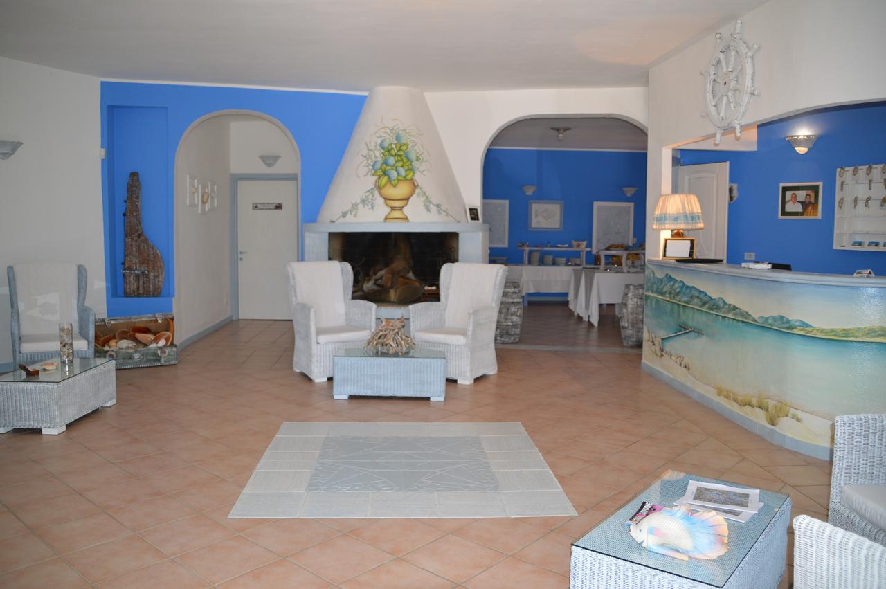Hotel Il Timone Cugnana Exterior photo