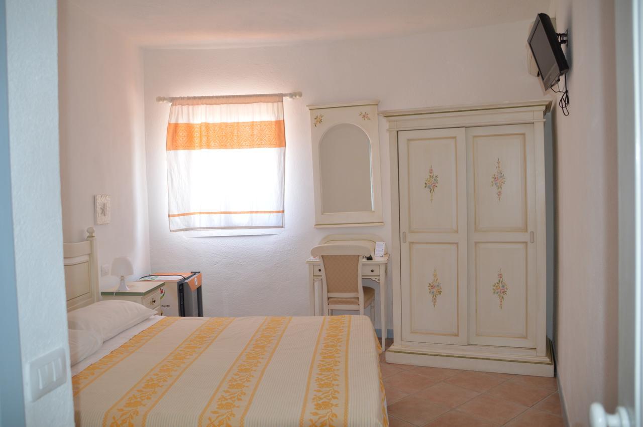 Hotel Il Timone Cugnana Exterior photo